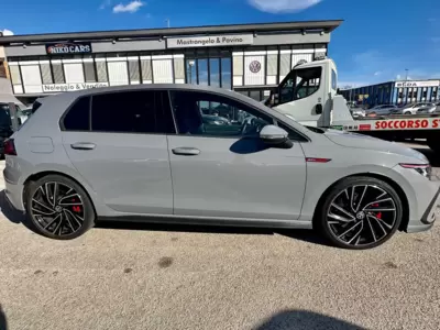 / Volkswagen Golf GTI 2.0